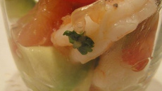 Verrines crevettes avocat et pamplemousse