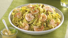 Tagliatelles, crevettes et pesto de basilic moutardé