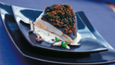 Turbot rôti en croûte d'herbes et aux cèpes