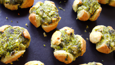 Bouchees croustillantes au pesto