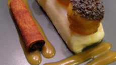 Panna cotta à la cannelle et ses billes de pommes CALVAmélisée