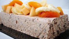 Bûche glacée au chocolat et à la noix de coco