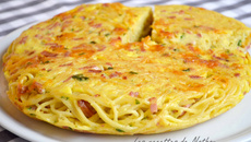 Gâteau de spaghettis aux lardons et cheddar