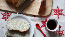 Brioche tressée au pavot et à la vanille