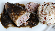 Encornet ou calamar farci sauce à l'encre