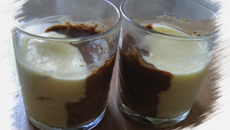 Verrines de mousses chocolat noir tonka et chocolat blanc