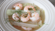 Potage d'endives et crevettes grises