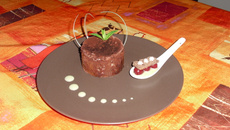 Foret noire classique, mousse chocolat blanc et gelée de griottes au kirsch