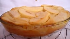 Clafoutis de poires et pommes au caramel maison