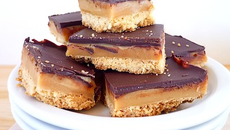 Millionnaire's shortbread sablés au caramel et chocolat
