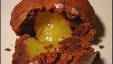 Biscuit au chocolat, cœur coulant à la mangue