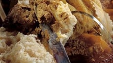 Terrine de foie de porc aux pruneaux et à la chicorée