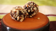 Truffes au chocolat, fleur de sel et amandes