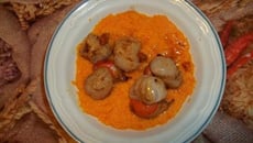 Saint jacques sur lit de purée de carotte