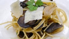 Spaghetti sautés aux cèpes en persillade et parmesan