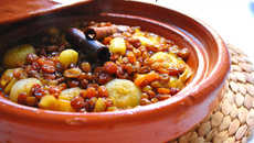 Tajine d'agneau aux raisins secs et oignons caramélisés