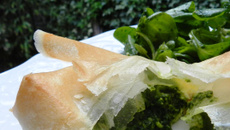 Feuilletés truite fumée et pesto d'épinards