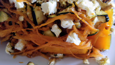Courge spaghetti farcie à la feta et noix