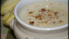 P'tit velouté d'endives aux éclats de noix