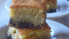 Brownies arôme praliné noisette aux morceaux de chocolat