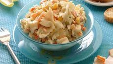 Minis farfalles aux crevettes et pommes miellées