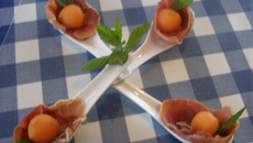 Bouchées de jambon au melon et porto blanc