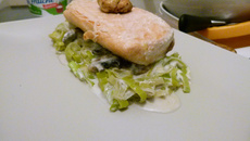 Saumon sur son lit fondant de poireaux