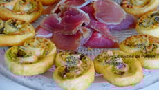 Palmier au chèvre et basilic garni de graines de pavot