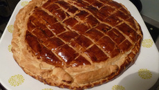 Galette des rois à la frangipane et fleur d'oranger