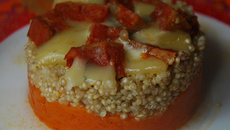 Millefeuille potiron, quinoa au bleu chorizo et morbier fondu
