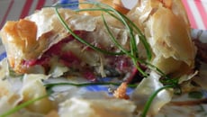 Poire au fromage bleu et au bacon en robe croustillante