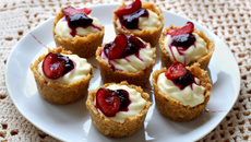 Mini-cheesecakes sans cuisson à la cerise
