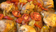 Chapon façon catalane (tomates, oignons, poivrons) 