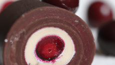 Bûche chocolat / cerises