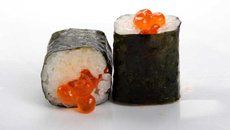 Makis aux œufs de saumon