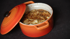 Cocotte de clafoutis pomme, amande, pralin