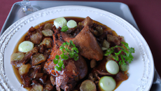 Poularde à la bière brune