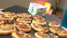 Palmiers feuilletés au Roquefort et aux noix