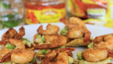 Mini tostadas aux crevettes épicées