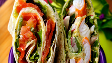 Wraps au saumon sauvage rouge fumé d'Alaska et curcuma