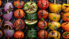 Brochettes de courgettes au barbecue avec sa marinade