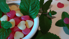 Petits cœurs rouges, menthées et citronnées