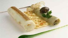 Sole de petit bâteau au beurre citron, poireaux, truffes, sauce œuf coque