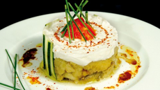 Petit gâteau au chèvre frais au Piment d'Espelette et ciboulette