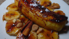 Banane flambée à la cannelle et aux amandes