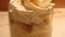 Mousse de pommes - chantilly et poudre de caramel