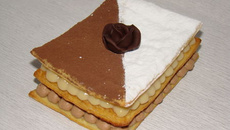 Mille-feuille vanille et pralinoise