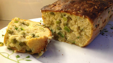 Cake aux courgettes et aux petits pois