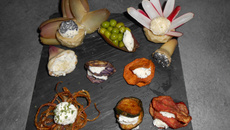 Assiette fromagère aux différents légumes