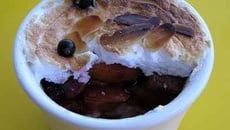 Gratin de nectarines et cassis meringué